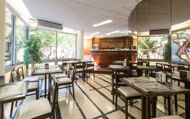 Hotel Adonis Pelinor