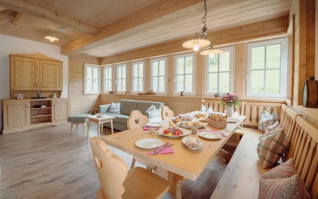 Chalet Near Lake Grundlsee & Ski Lift