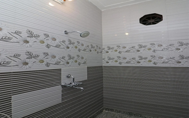 OYO 12760 Pragati Palace