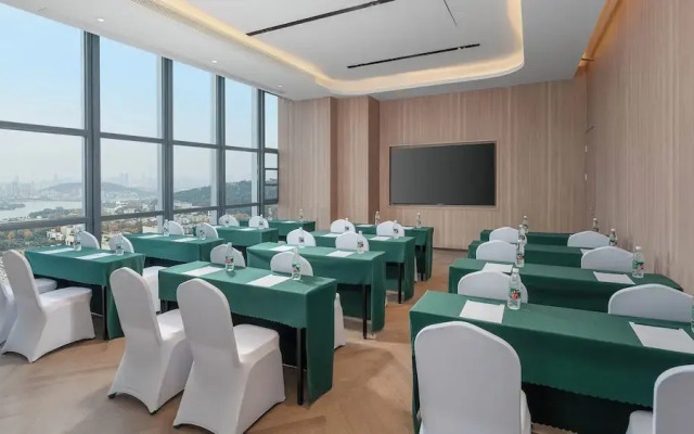 Holiday Inn Express Wuhan East Lake by IHG