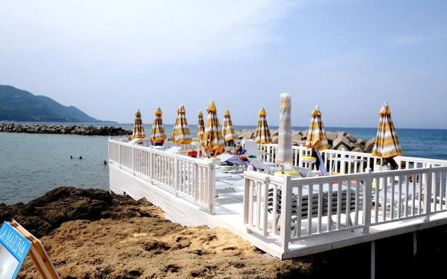 Hotel La Marina