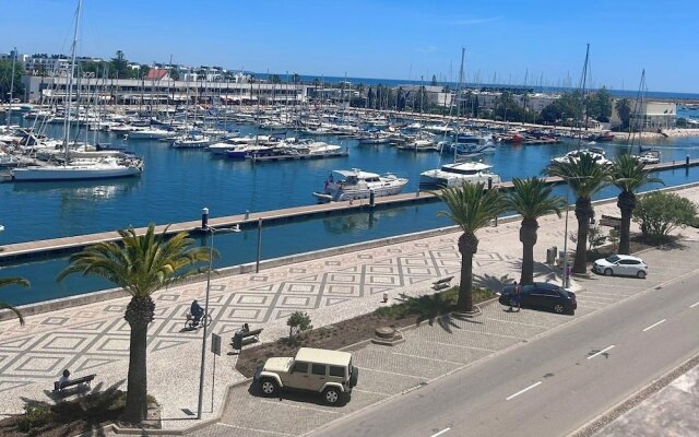 Spectacular Lagos Marina View apt on Promenade