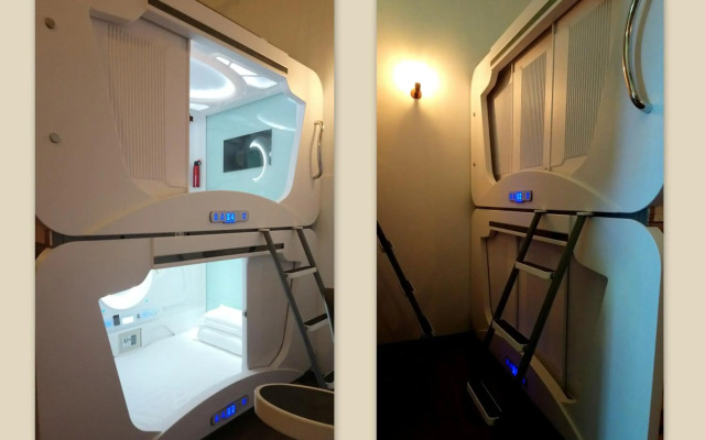 Stay With Me Capsules Hostel