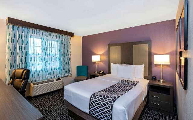La Quinta Inn & Suites by Wyndham Las Vegas Nellis