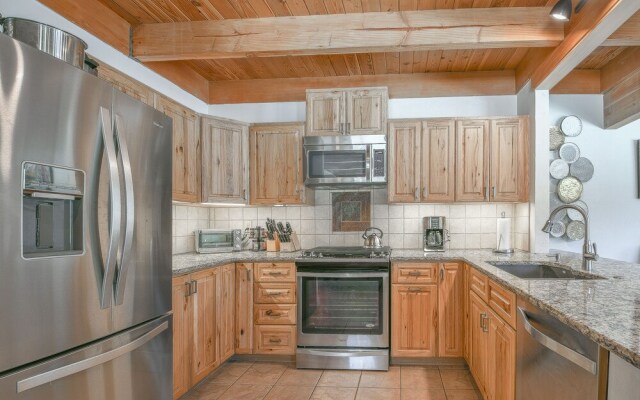 Tennis Townhomes 1319