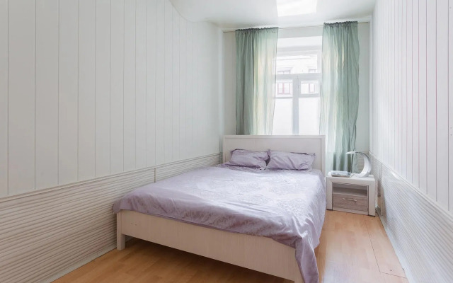 Rent Flat in Moscow (Рент Флэт ин Москоу) на переулке Бродников