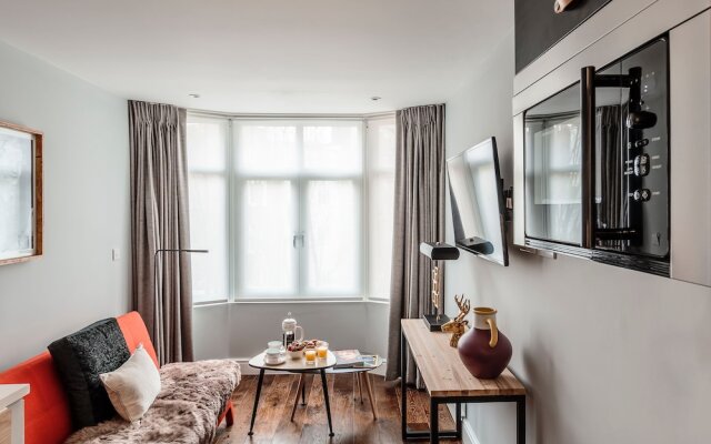 Stylish Earl's Court Studios