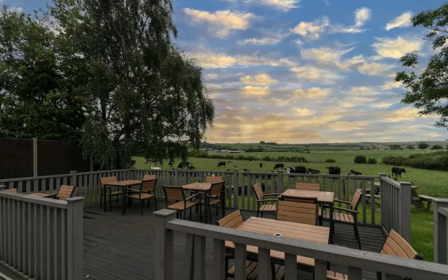 The Three Horseshoes