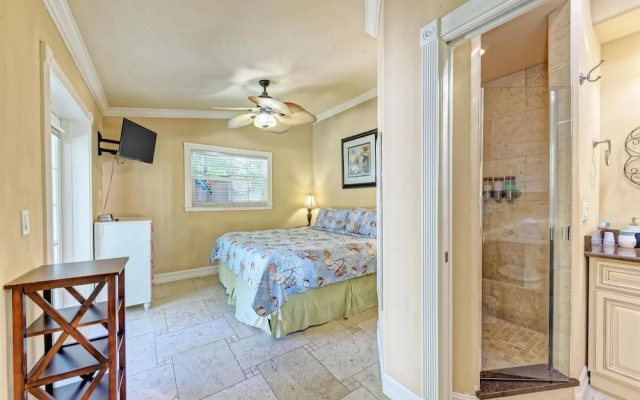 Anna Maria Island Edgewater Bungalow