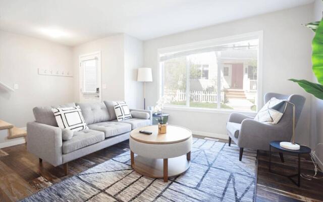 3BR Condo With Free Parking and In-suite Laundry