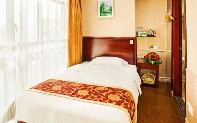 GreenTree Inn Jieyang North Linjiang Road Express Hotel