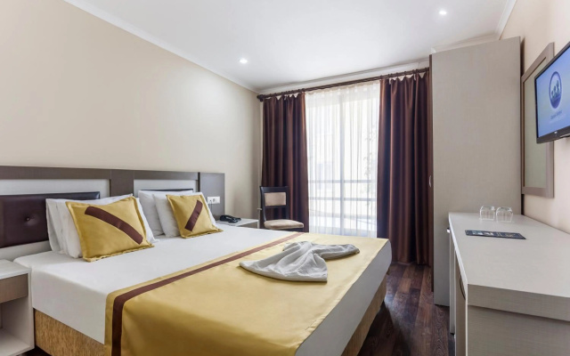 Ayhan Hotel