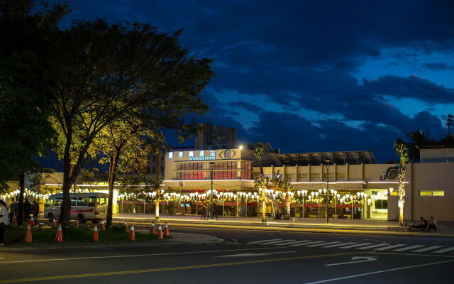 Traveller-Inn Day Moon Hotel