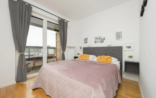 Apartment With Parking by Renters