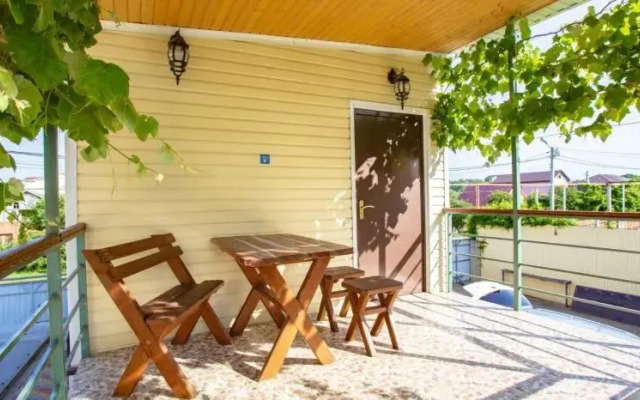 Nikos Guest House