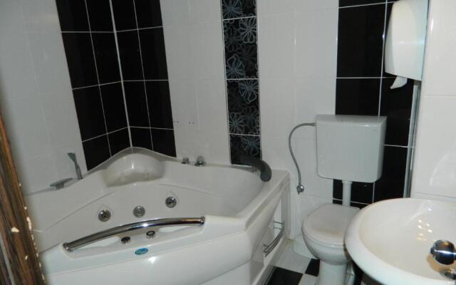 Garni Hotel Rile Men