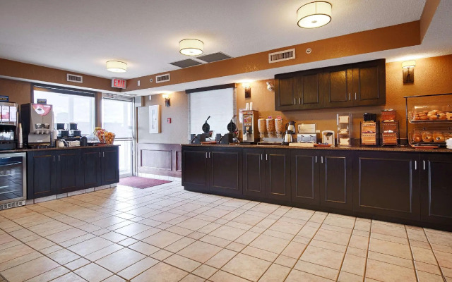 Best Western Strathmore Inn