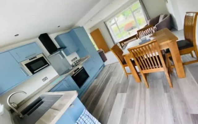 Mousehole Two-bed Bungalow With Parking