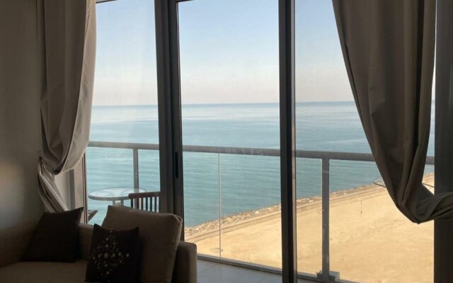 2 Bedroom Incredible Ocean Vew Apartment