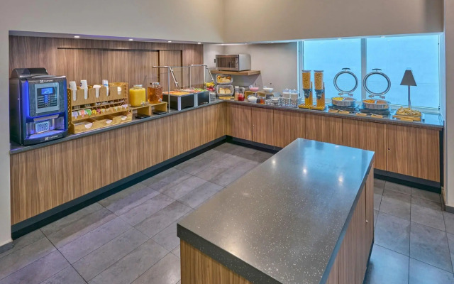 City Express by Marriott Ciudad de México La Villa