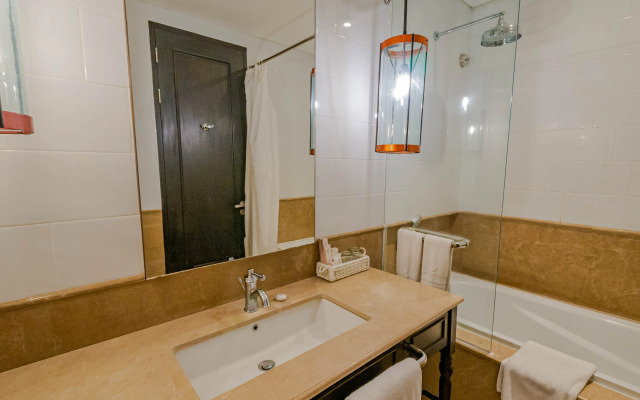 Jambuluwuk Oceano Seminyak Hotel