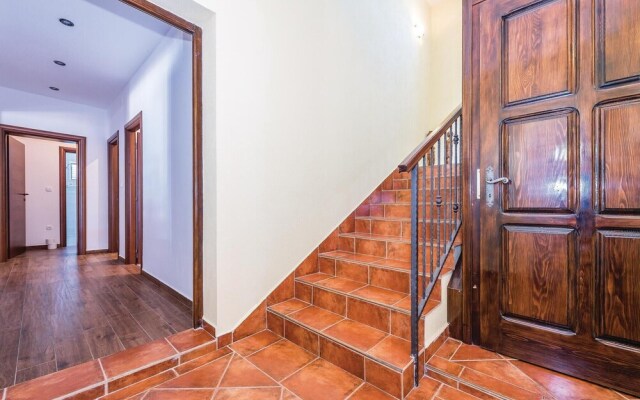 Awesome Home in Dubrava With Wifi and 4 Bedrooms