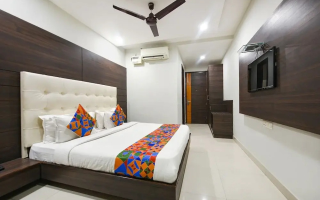 OYO Rooms Railway Station Exit Gate