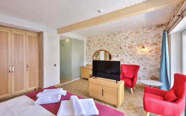 Atalante Hotel
