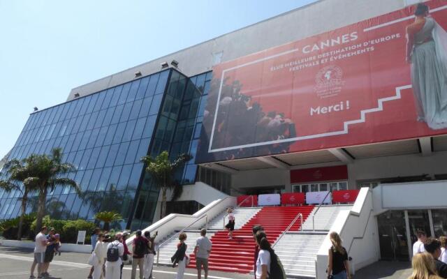 Holidays in cannes - appartement 2P - wifi - clim - parking