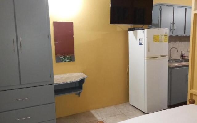 Wallace Holiday Apartments