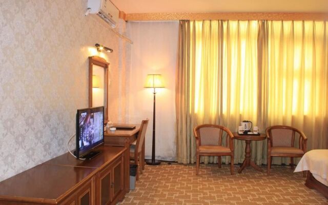 Super 8 Hotel - Guangzhou Baiyun Airport Renhe Station Inn