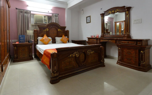 OYO 8271 Elite Homes