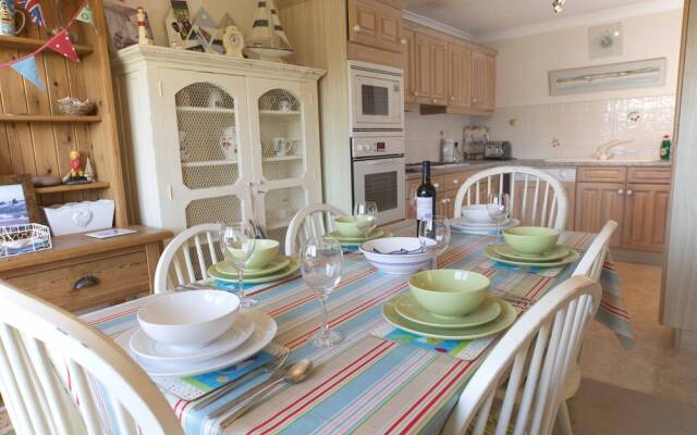 2 Tanworth House