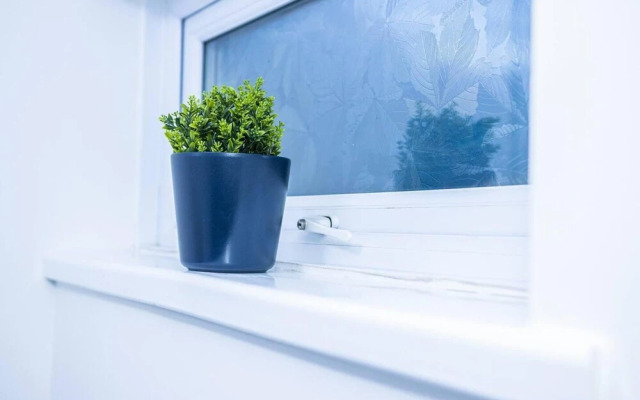 Stunning 4-bed House in Telford West Midlands