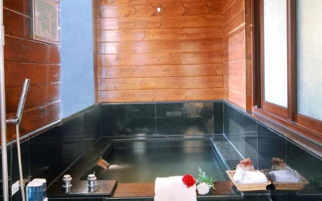 Ming Lu Holiday Hotel