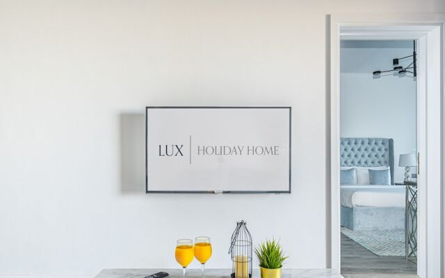 LUX Holiday Home - IBN Residence 1