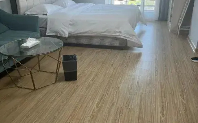 Land Sea Apartments