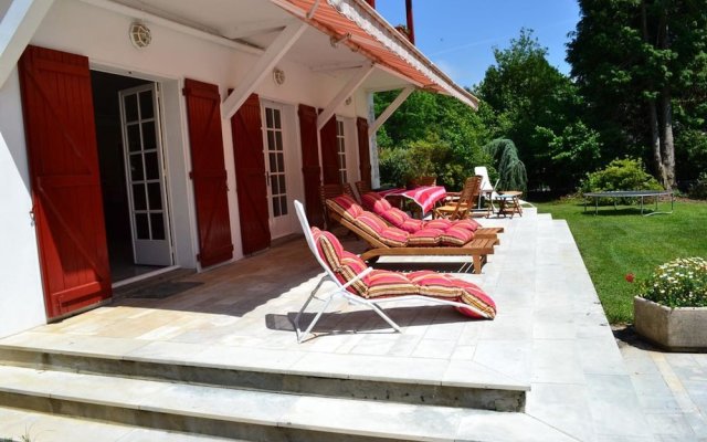 Villa With 6 Bedrooms In Cambo Les Bains, With Wonderful Mountain View, Private Pool, Enclosed Garden 19 Km From The Beach