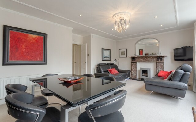 Luxury 2 Bedroom Property in Belgravia