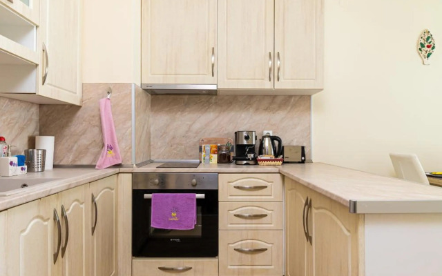 Stylish 2BD Apartment with a Nice Cozy Terrace