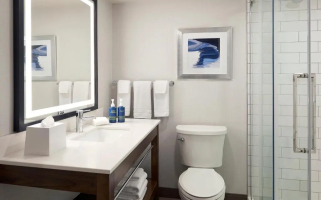 Four Points by Sheraton Point Edward Sarnia