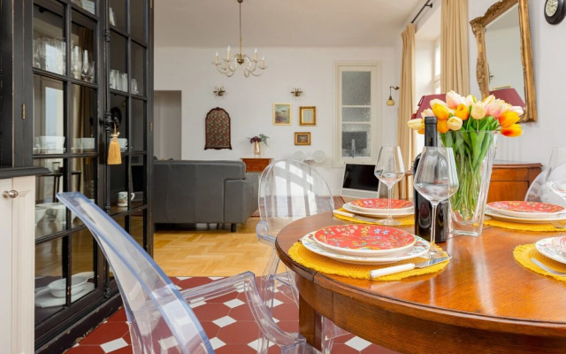 Warsaw Grójecka by Renters Prestige