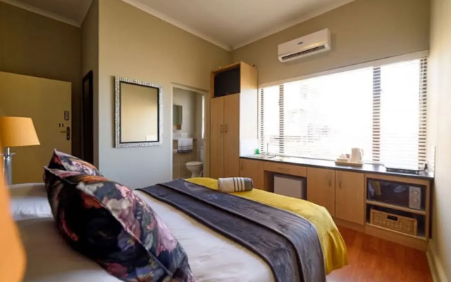 Leeuwenzee Guesthouse - Luxury Room With Self Catering