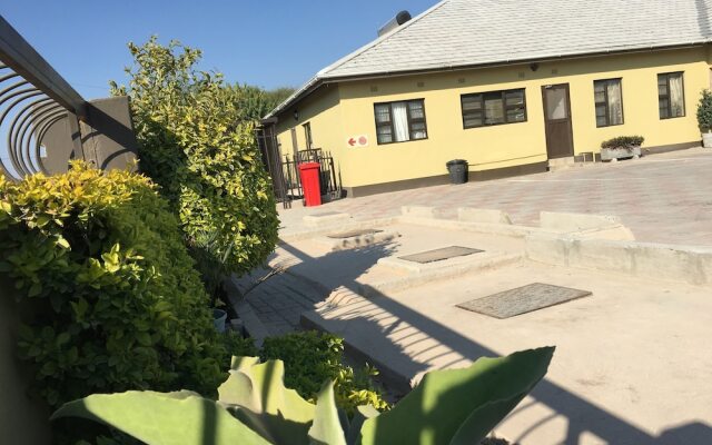 Lalla Villa Guest Lodge