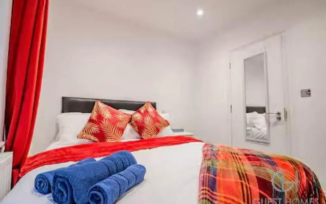 Host Stay Broadland House