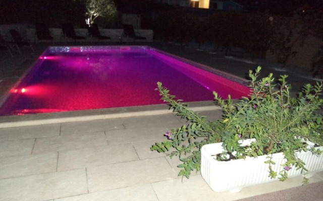 Mario - Apartment With Pool - A1