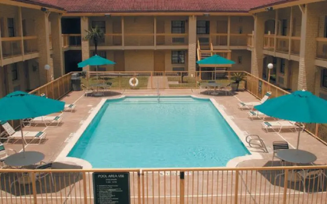 La Quinta Inn Houston Baytown West