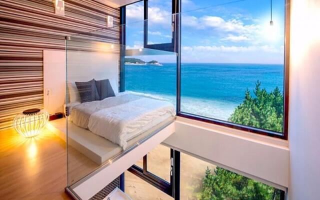 Gosung La Henne Pull Villa J