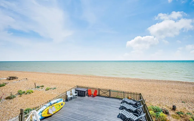 Family Beachfront House With 2 Kayaks Sleeps 10