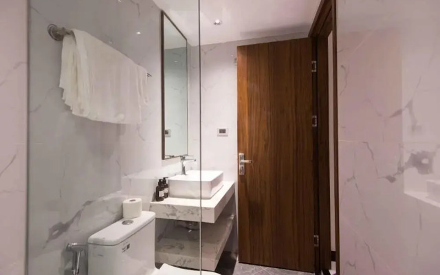 Luxe Paradise Suites Hotel Hoang Cau
